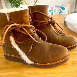 Ugg size 6.5 euc gorgeous rare boot